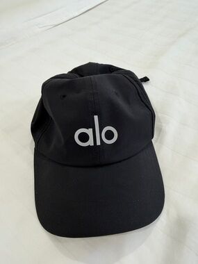 ALO PERFORMANCE OFF DUTY CAP